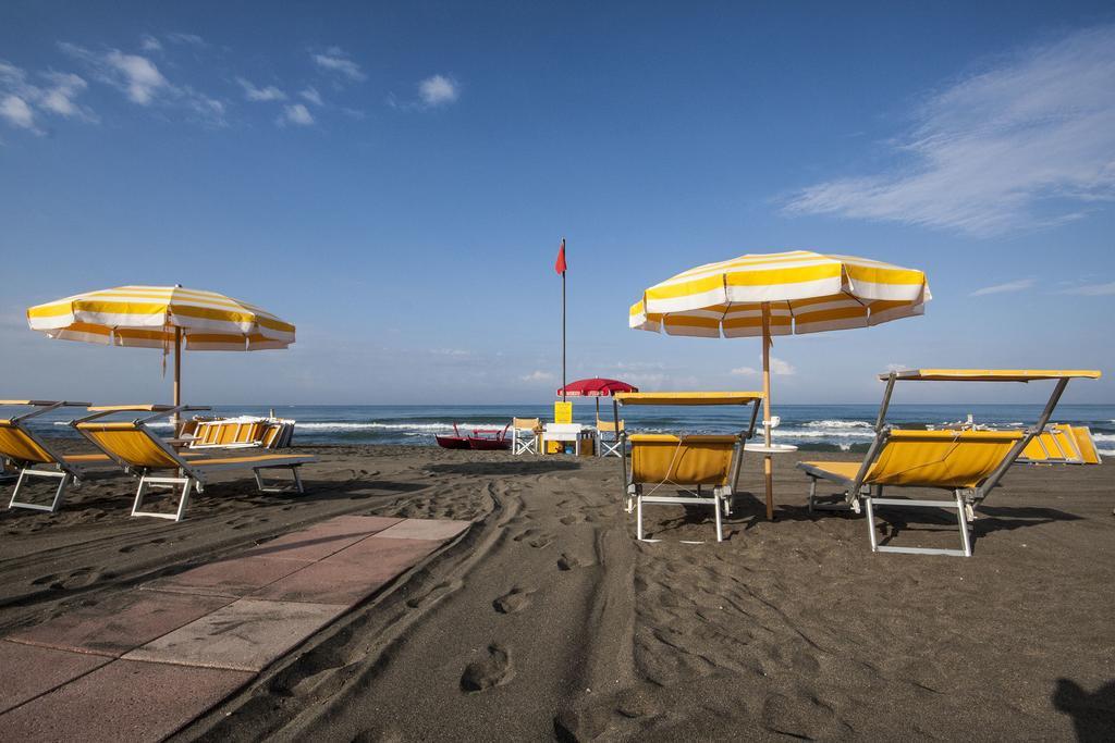 Hotel Enterprise Montalto di Castro Buitenkant foto