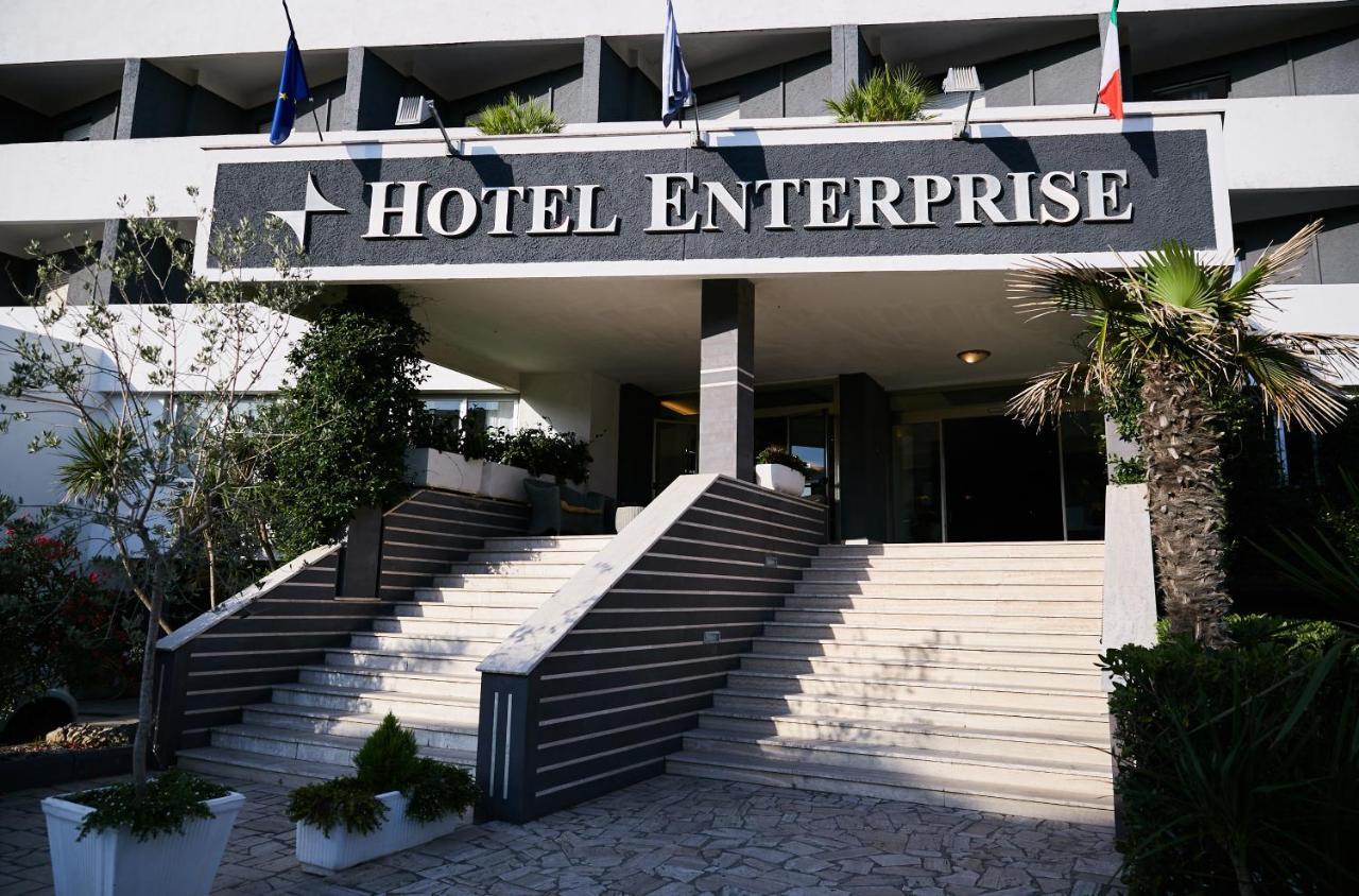 Hotel Enterprise Montalto di Castro Buitenkant foto
